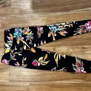 PRISMSPORT Woman's Black Floral Exercise Pants Size Small